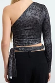 Stil Kadın Leopar Baskılı Bağlama Detaylı Esnek Bluz Crop Örme Slim Kalıp Tek Kol - 4