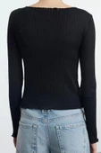 Stil Kadın Düğme Detaylı Vücuda Oturan Bluz Regular Örme Slim Kalıp thumbnail 4