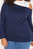 Büyük Beden Tarz Regular Bisiklet Yaka Standart Kol Regular Omuz Detaylı İnce Örme Sweatshirt - 1