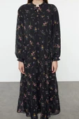 Moda Stil Oversize Dik Yaka Uzun Tesettür Çıtır Çiçek Desenli Yaka Detaylı Dokuma Elbise - 3