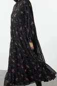 Moda Stil Oversize Dik Yaka Uzun Tesettür Çıtır Çiçek Desenli Yaka Detaylı Dokuma Elbise - 4