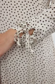 Moda Stil Regular Bisiklet Yaka Maxi Boy Tesettür Puantiye Desenli Dokuma Elbise - 4