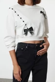 Tarz Regular Bisiklet Yaka Standart Kol Standart Fiyonk ve Taş Baskılı Crop Örme Sweatshirt - 4