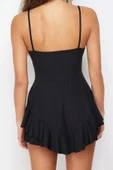 Kadın Moda Dar Paça Kare Yaka Puantiyeli Desen Kısa Siyah Askılı Volanlı Şortlu Mini Tulum - 5