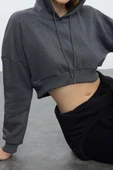 Tarz Regular Kapüşonlu Düşük Kol Crop Pamuklu Crop İçi Polarlı Örme Spor Sweatshirt - 1