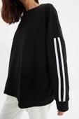 Tarz Oversize Bisiklet Yaka Düşük Kol Uzun Şerit Detaylı Geniş Kalıp İnce Örme Sweatshirt - 3