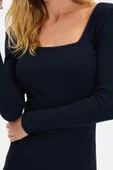 Moda Stil Slim Kare Yaka Midi Boy Vücuda Oturan Uzun Kollu Fitilli Esnek Örme Elbise - 4