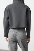 Crop Dik Yaka Standart Kol Crop Rahat Kesim Crop Çıtçıtlı Kalın İçi Polarlı Örme Sweatshirt - 4