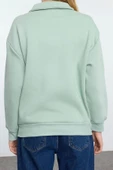 Fermuarlı Yaka Düşük Kol Fermuar Yaka Nakış Detaylı Fit Kalın İçi Polarlı Örme Sweatshirt - 4