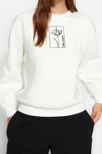 Tarz Regular Bisiklet Yaka Düşük Kol Regular Çiçek Nakışlı Kalın İçi Polarlı Örme Sweatshirt - 2