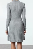 Moda Stil Regular Dik Yaka Mini Boy Triko Fırfırlı Elbise - 5