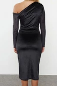 Moda Stil Slim Asimetrik Yaka Midi Boy Düz Tek Omuz Detaylı Drapeli Vücuda Oturan Örme Elbise - 5