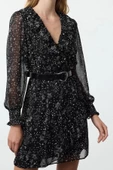 Moda Stil Regular Kruvaze Mini Boy A Kesim Geometrik Desenli Fırfırlı Şifon Dokuma Elbise - 4