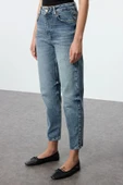Stil Kadın Moda Denim Kot Pantolon Uzun Boru Paça Mavi Soluk Vintage Yüksek Bel Slim Mom Jeans - 4