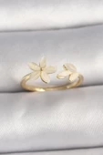 MuI MuI Pirinç Gold Renk Beyaz Mineli Çiçek Model Ayarlanabilir Yüzük - 1
