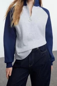 Tarz Bol Fermuarlı Yaka Düşük Kol Uzun Slogan Baskılı Kalıp Reglan Kol Örme Sweatshirt - 2