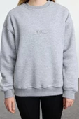 Oversize Bisiklet Yaka Düşük Kol Uzun Slogan Nakışlı Kalıp Kalın İçi Polarlı Örme Sweatshirt - 5