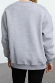 Oversize Bisiklet Yaka Düşük Kol Uzun Slogan Nakışlı Kalıp Kalın İçi Polarlı Örme Sweatshirt - 4