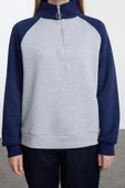 Tarz Bol Fermuarlı Yaka Düşük Kol Uzun Slogan Baskılı Kalıp Reglan Kol Örme Sweatshirt - 5
