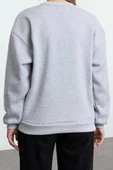 Bol Bisiklet Yaka Düşük Kol Uzun Kalp Nakışlı Geniş Kalıp Kalın İçi Polarlı Örme Sweatshirt - 4
