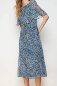 Moda Stil Regular Bisiklet Yaka Midi Boy Desenli A Kesim Melek Kol Astarlı Şifon Dokuma Elbise - 4