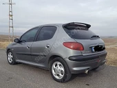 Orjinal Parça Peugeot 206 Stop Lambası Sağ yolcu tarafı şeffaf çizgili desen markası VALEO 8817 orjinal markadır - 3