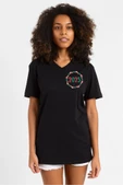 Christmas Holiday Wreath Logo Siyah Kadın V yaka Tshirt thumbnail 1