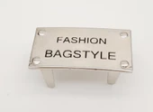 Çanta Aksesuar Fashion Bagstyle Yazılı Plaka Süs Gümüş Renk thumbnail 1