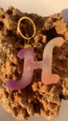 H Harfi Gökkuşağı Renkleri Kırmızı Sim Süsleme Anahtarlık Gold Aksesuarlı El Yapımı Epoksi thumbnail 2