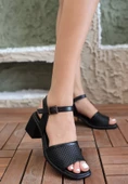 Laera Siyah Cilt Topuklu Sandalet thumbnail 1