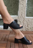 Zanna Siyah Cilt Topuklu Terlik thumbnail 3