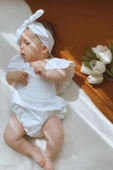 Kız Bebek Beyaz Pamuklu Salopet Bandana Takım TKM-0037 thumbnail 2