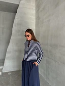 Lacivert-Ekru Yakasız Çizgi Desenli Gold Düğmeli Hırka thumbnail 5