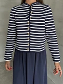 Lacivert-Ekru Yakasız Çizgi Desenli Gold Düğmeli Hırka thumbnail 1