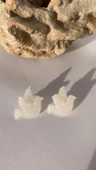 Sedefli Parlak Beyaz Renkli Güvercin Şekil Gold Aksesuarlı Epoksi Küpe El Yapımı Hediyelik - 1