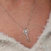 Gümüş Kalpli Anahtar Kadın Kolye T9050 thumbnail 6