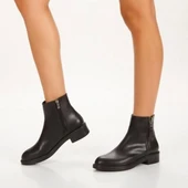 Hayra Siyah Cilt Topuklu Bot thumbnail 4