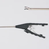 Laparoskopik Sağ El Needle Holder - Plastik Saplı - PraticMed - 2
