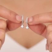 925 Ayar Gümüş Beyaz Opal Taşlı Sallantılı Küpe thumbnail 1