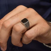 Siyah Oniks Taşlı Kare Tasarım 925 Gümüş Yüzük thumbnail 6