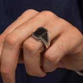 Siyah Oniks Taşlı Kare Tasarım 925 Gümüş Yüzük thumbnail 5