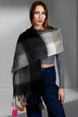 Kadın Yumuşak Dokulu Ponponlu Renkli Kalın Çizgili Omuz Şalı Atkı thumbnail 6
