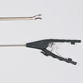 Laparoskopik Sol El Needle Holder - Plastik Saplı - PraticMed - 2