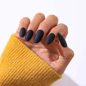 12 Adet Kendinden Yapışkanlı Tak ve Çık Mat Siyah Takma Tırnak thumbnail 1