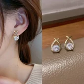 316L Paslanmaz Çelik Gold Renk Damla Taşlı Kolye & Küpe Takı Seti: Antialerjik ve Şık Tasarım thumbnail 4