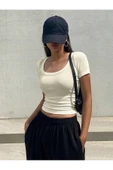 U Yaka Beyaz Renk Fitilli Kısa Kollu Slim Fit Crop Top Bluz - 4