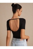 V Yaka Sırtı Açık İpli Siyah Renk Fitilli Kısa Kollu Slim Fit Crop Top Bluz - 1