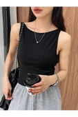 Havuz Yaka Omuzu Açık Askılı Siyah Renk Fitilli Crop Top Bluz thumbnail 2