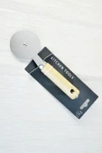 Nishev.com Evini Sev Bambu Saplı Büyük Metal Pizza Dilimleyici - 1