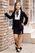 Kız Çocuk Elmas Taş Detaylı Hakim Yaka Blazer Ceket Kol Uçları Taş Düğme Gömlek Siyah Etekli Takım thumbnail 4